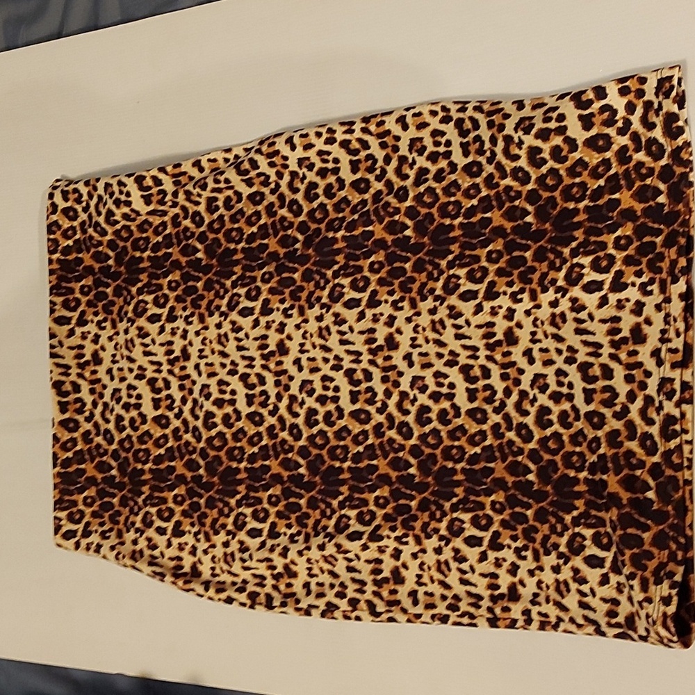Leopard pencil skirt